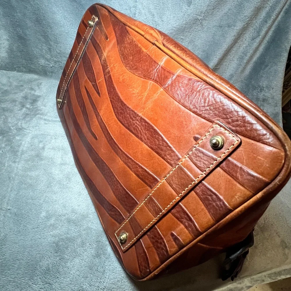 Dooney Bourke Leather Zebra Embossed Satchel Brown Shoulder Bag Large 90's - Picture 9 of 16